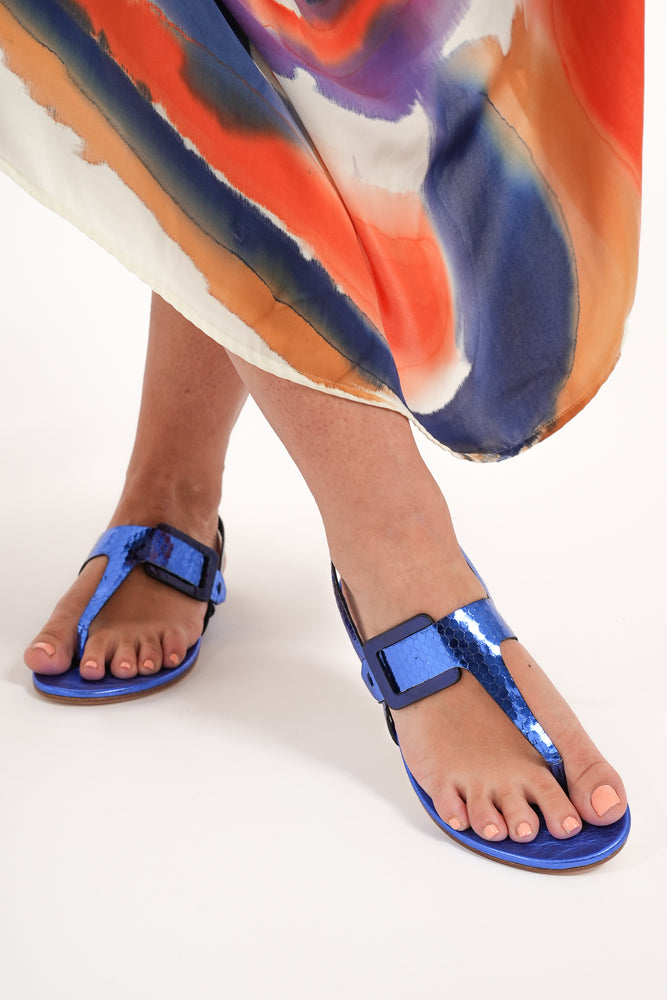Sandalo infradito flat laminato bluette