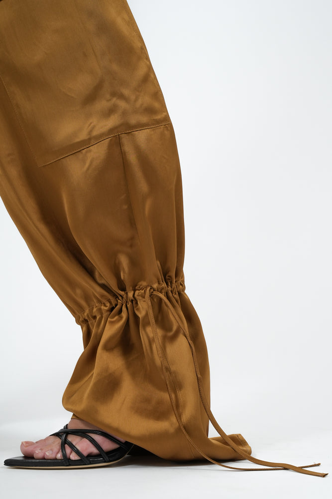 
                  
                    Carica l&amp;#39;immagine nel visualizzatore della galleria, Pantalone cargo satin
                  
                